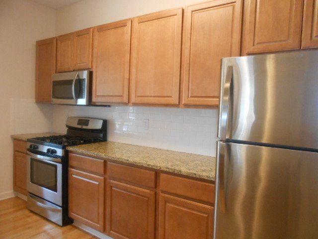 1469 Neil Ave.- Kitchen 02