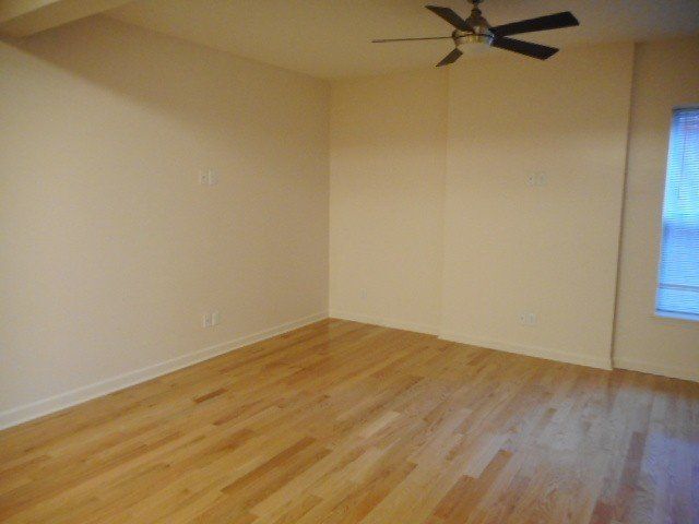 1469 Neil Ave.- Living Rom 01