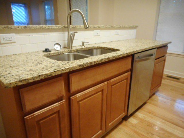 1469 Neil Ave.- Kitchen 03