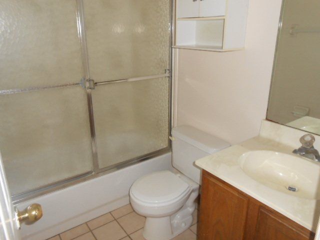 44 E. 12th Ave. Apt. C - Bathroom