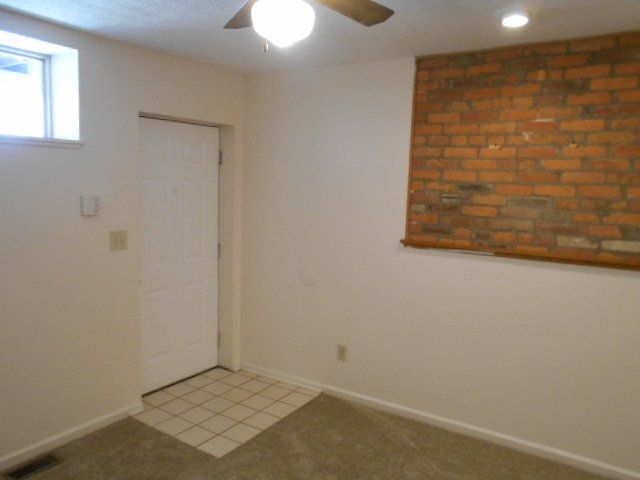 44 E. 12th Ave. Apt. C - Living Room with ceiling fan