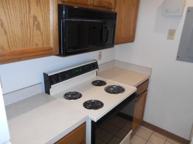 44 E. 12th Ave. Apt. C - Kitchen