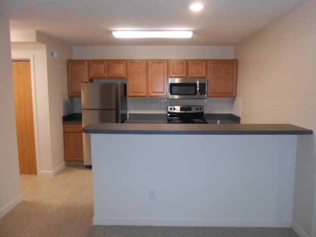 2492-2498 Neil Ave. - Kitchen 02