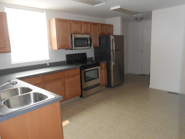 2164 Tuller St. - Kitchen 01