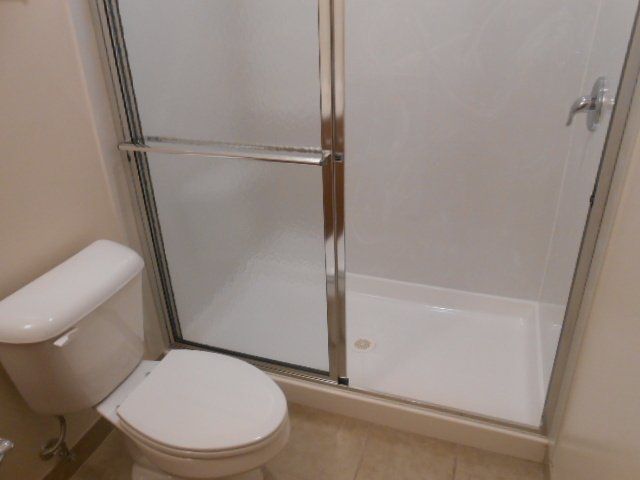 2164 Tuller St. - Bathroom 01