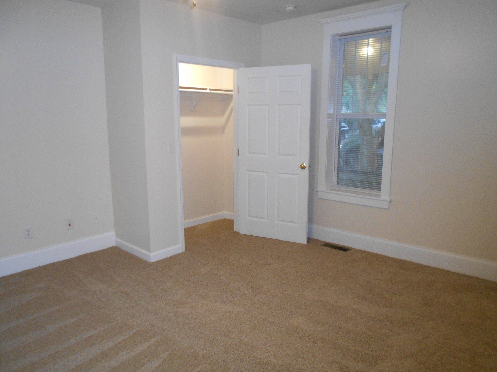 49 W. Tompkins Ave. - Bedroom with closet
