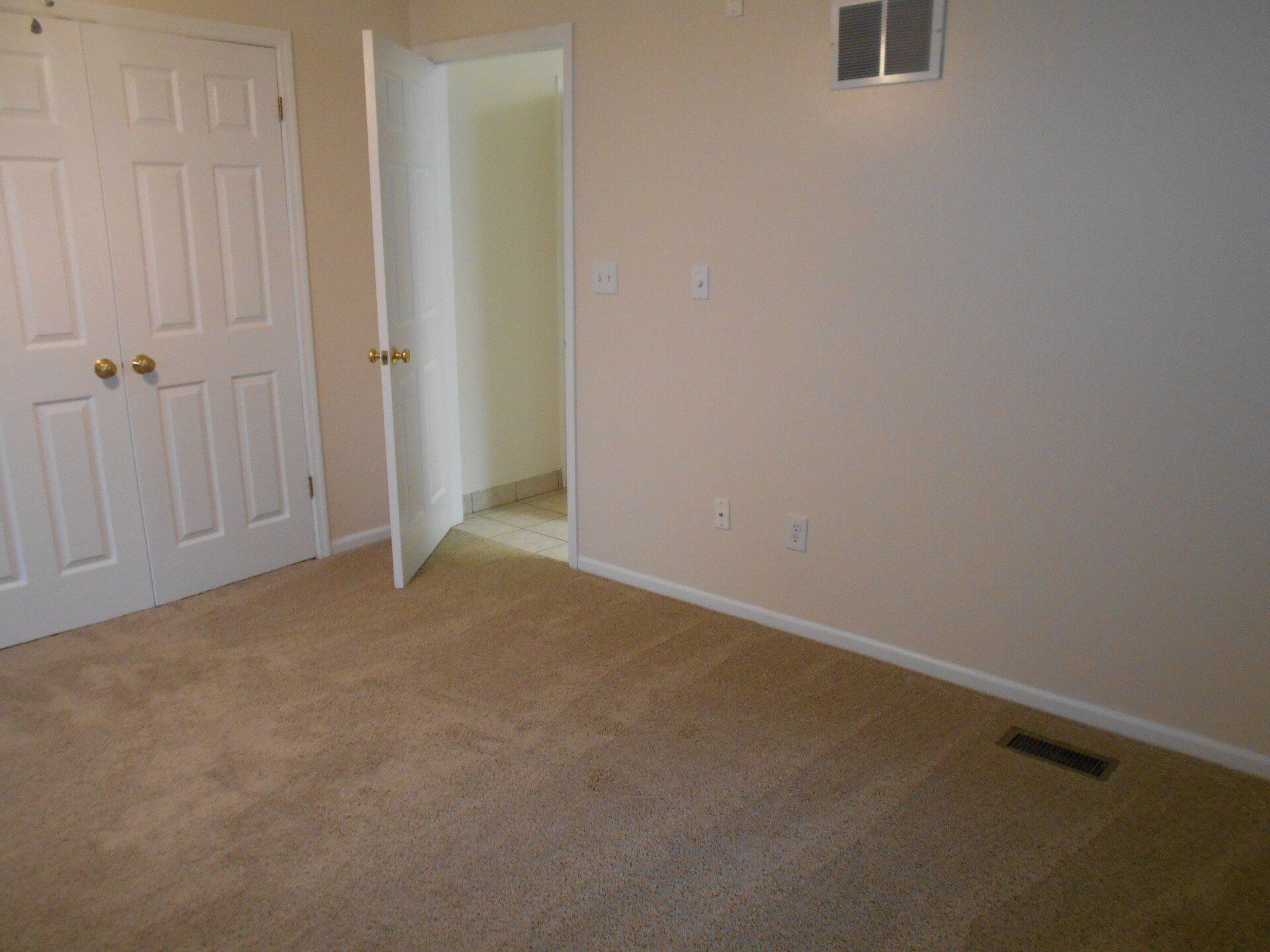 49 W. Tompkins Ave. - Bedroom 01