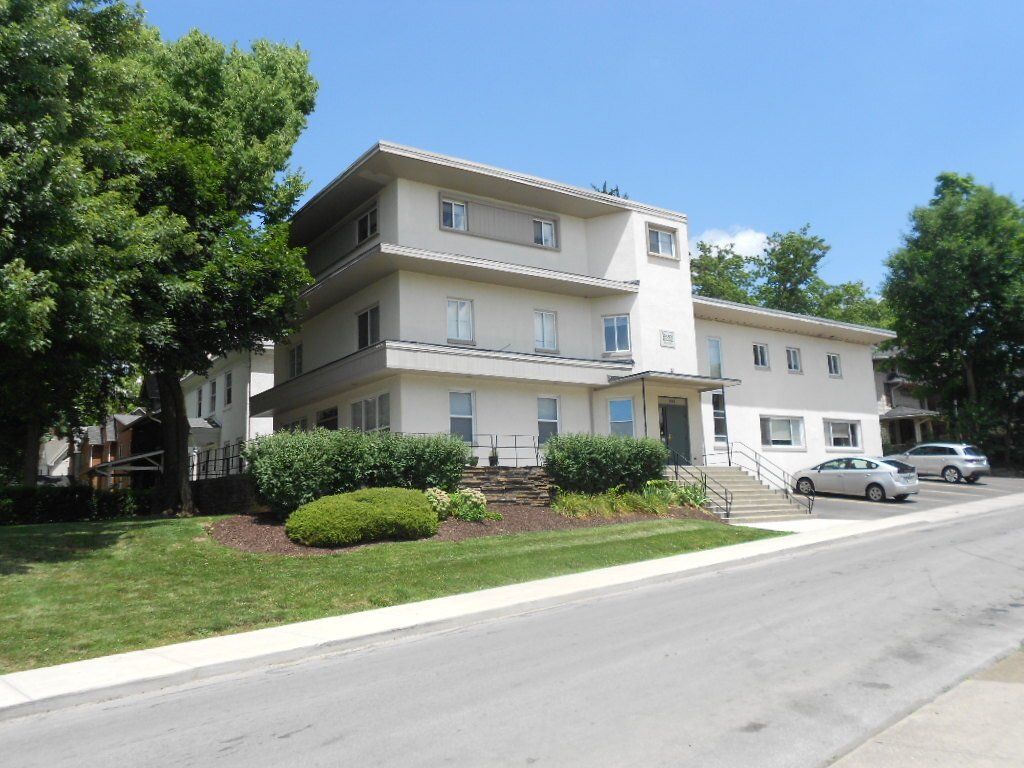 1968 Indianola Ave Apt A exterior