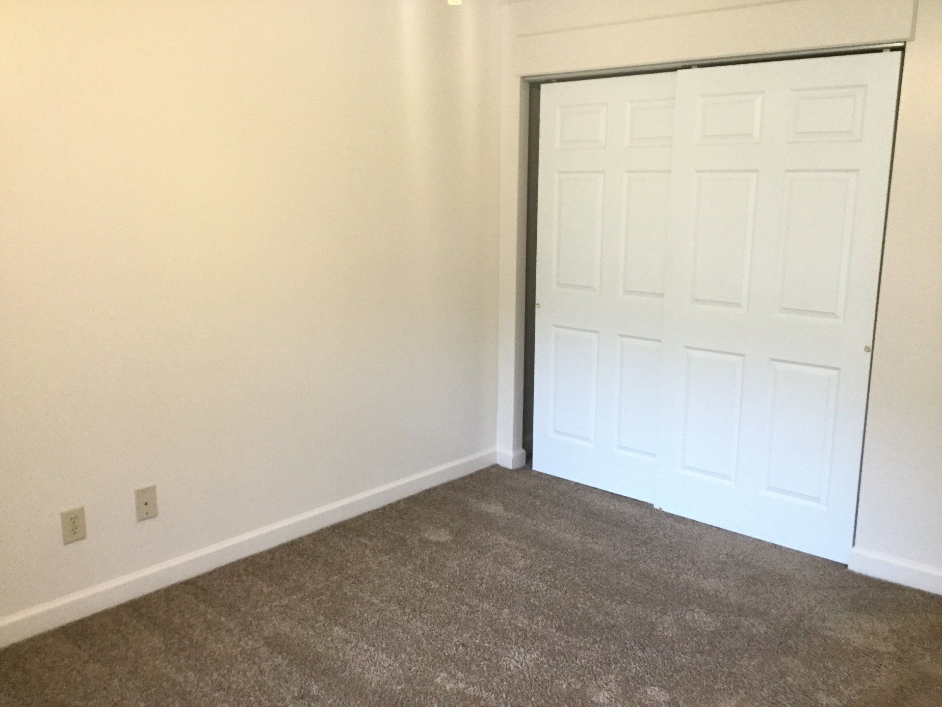 170-171 W. Maynard -Bedroom 01