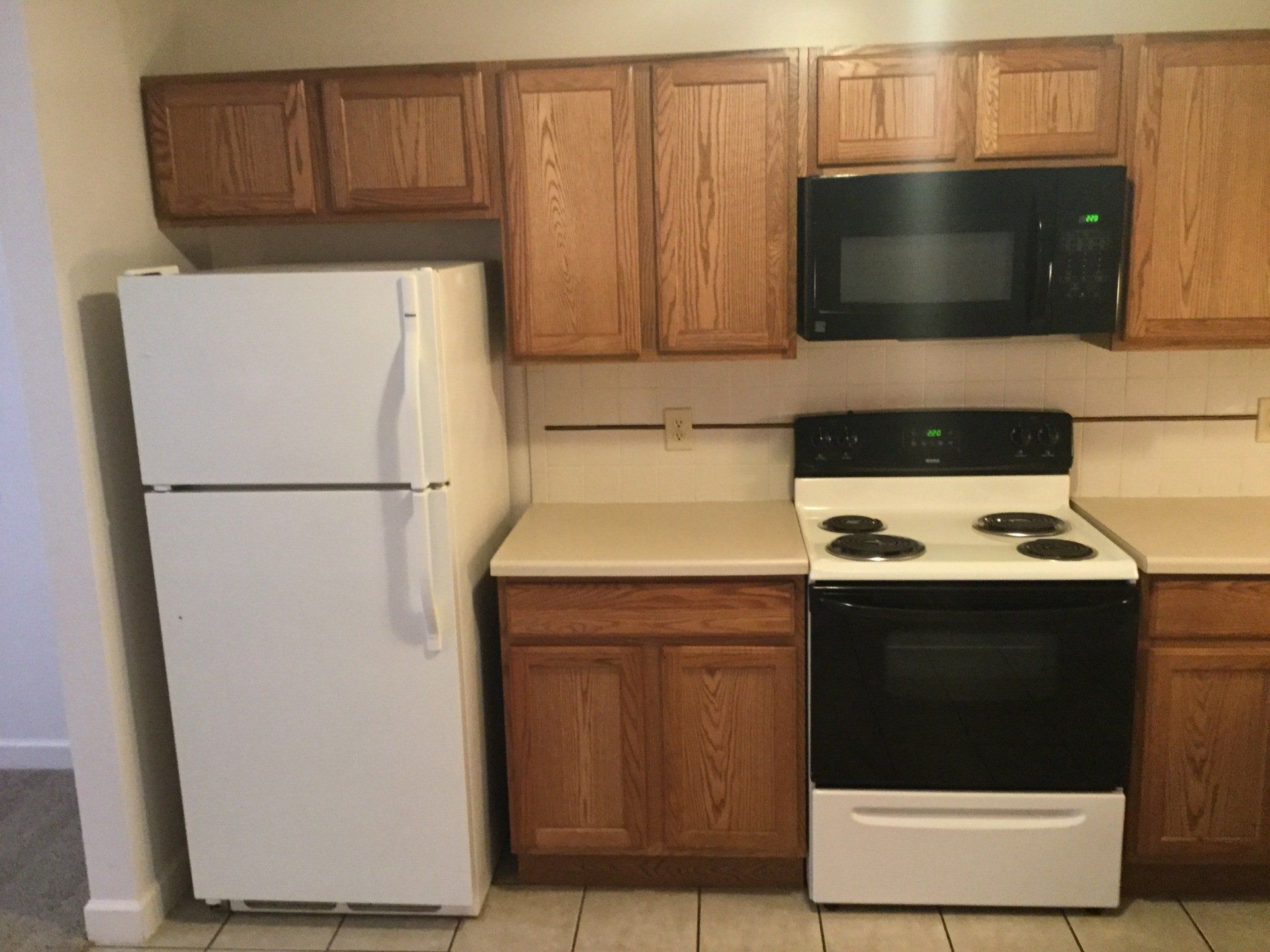170-171 W. Maynard - Kitchen 02