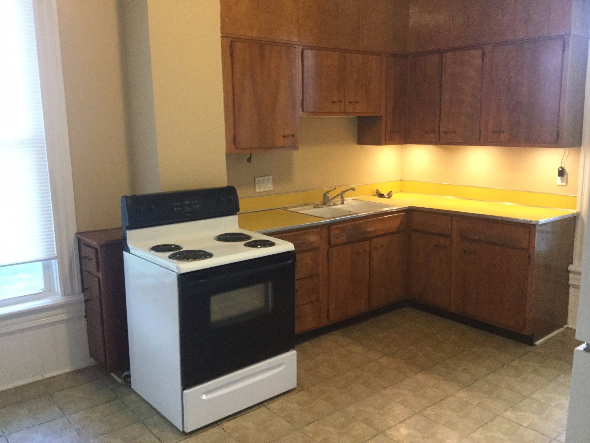 61 W. Northwood Ave. - Kitchen 03