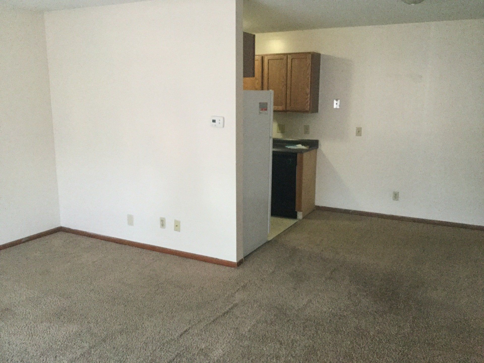 773 Riverview Dr interior 3