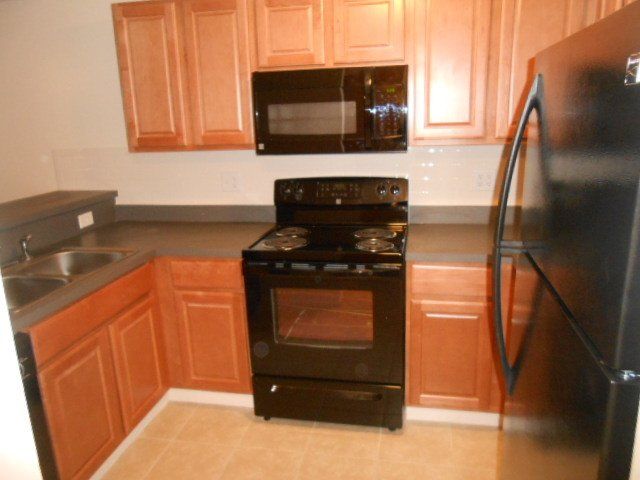 130 W. Maynard - Kitchen Apt 1C-02