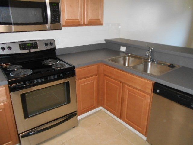 130 W. Maynard - Kitchen Apt 2E