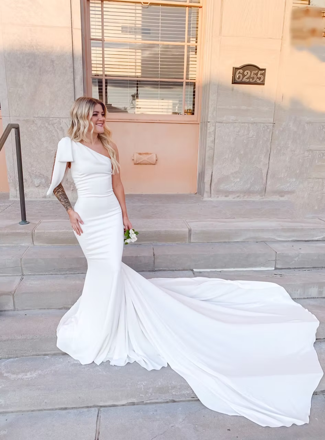 black midi dress off the shoulder VIVIAN OFF-SHOULDER PENCIL | CULT MIA considered weight Classic Movie Elegant 90s Bridesmaid Dresses Colour:Kale Green