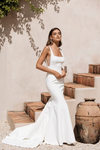 Model wearing an Jane Hill wedding dress