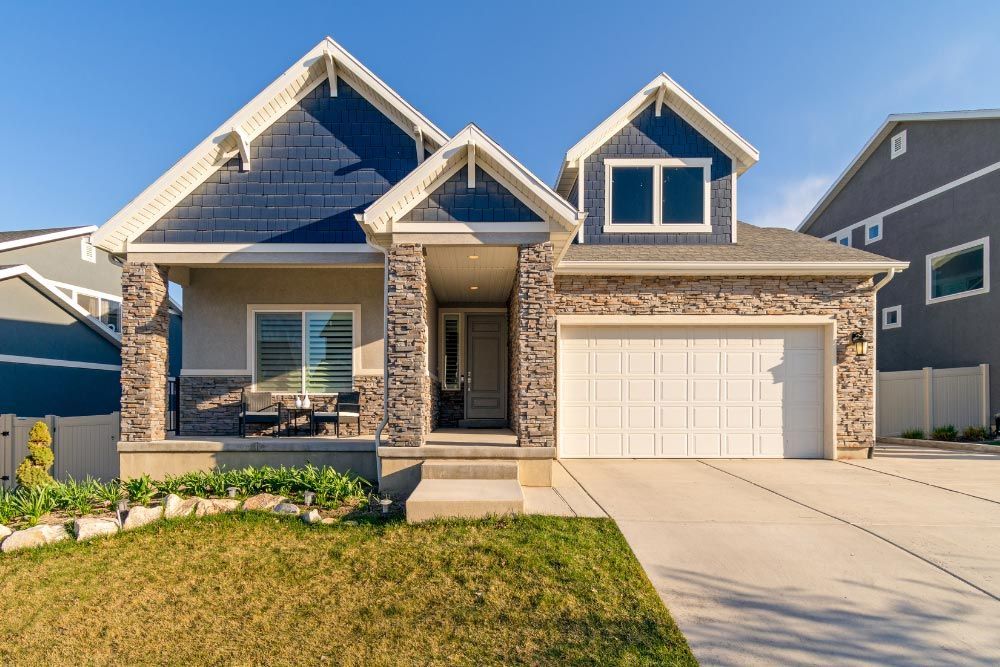 A Residential Properyt With Concrete Driveway In Kansas City, MO