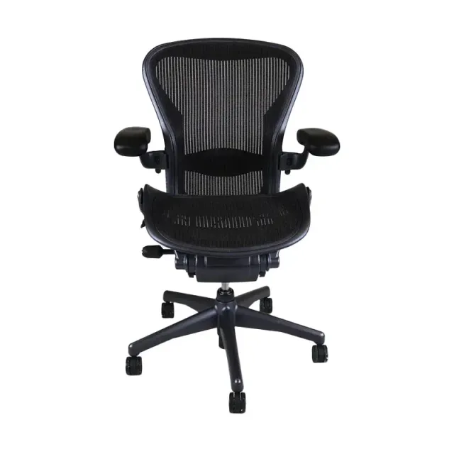 Refurbished Herman Miller Aeron Classic size B in graphite, front view