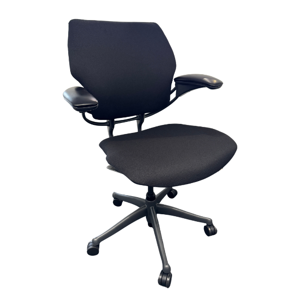 Refurbished Humanscale Freedom chair: new upholstery, new castors, new gas lift and arm pads, repainted star base