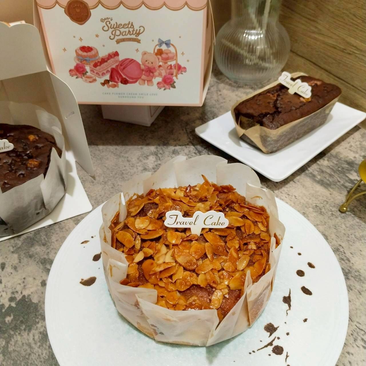 焦糖杏仁草莓磅蛋糕