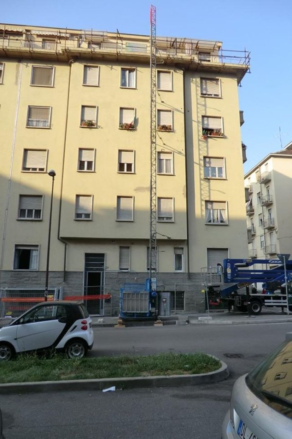 Noleggio montacarichi a Savona