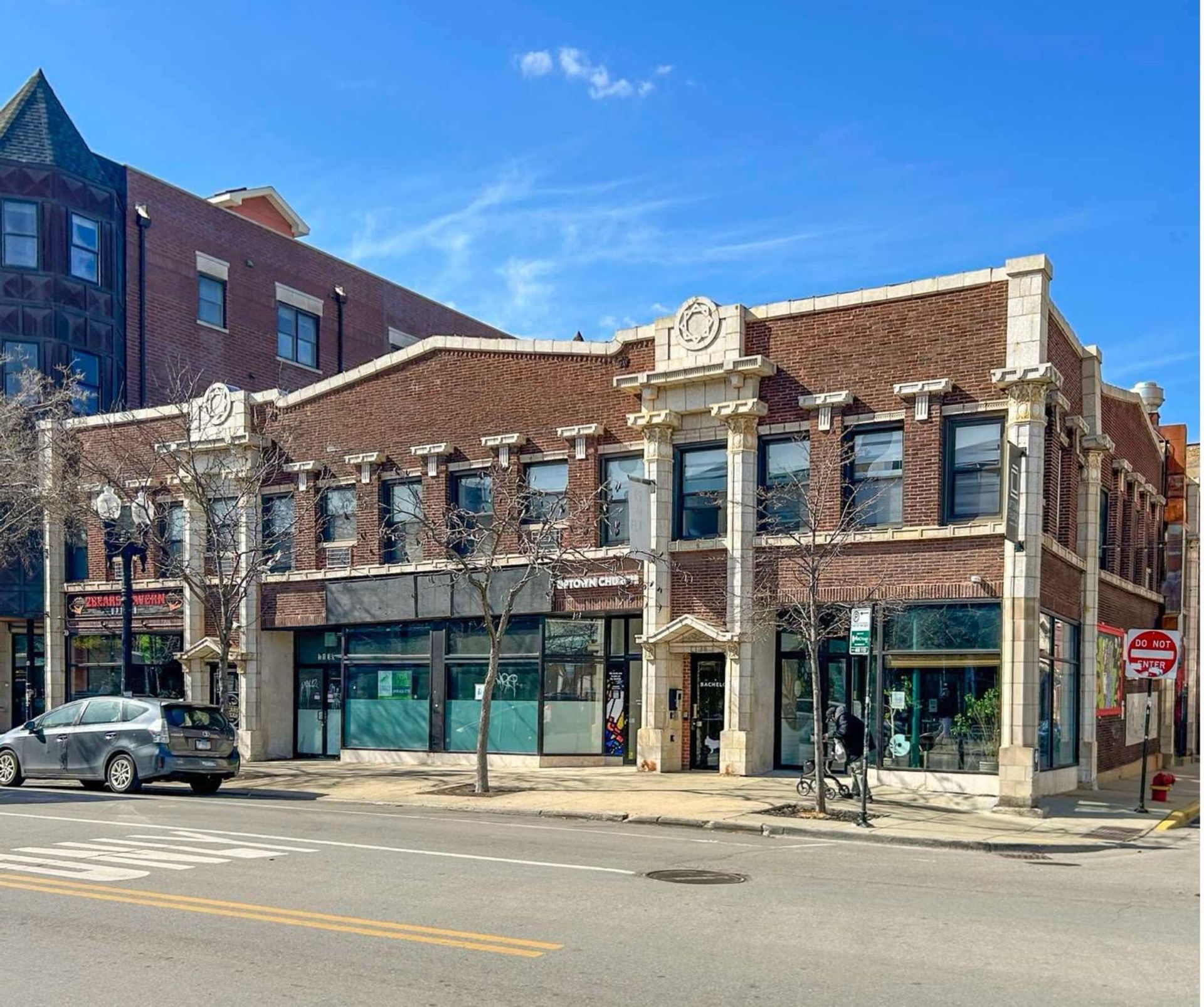 1136-1140 W Wilson Ave