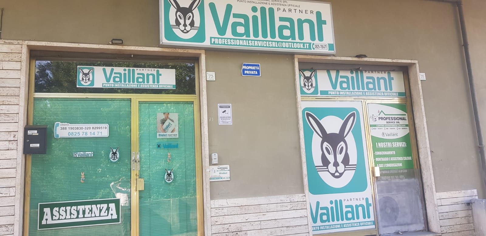 Un edificio con un cartello che dice Vaillant