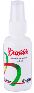 Botella blanca de solución antiséptica Baxidin con detalles en verde y rojo.