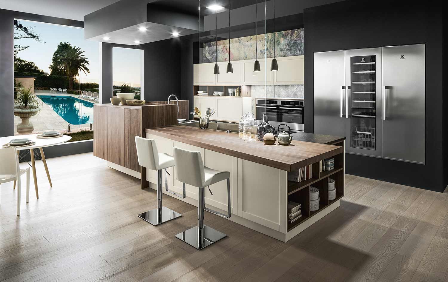 cucina moderna con elettrodomestici in acciaio inossidabile