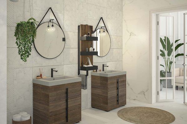 bagno moderno con due lavandini e due specchi