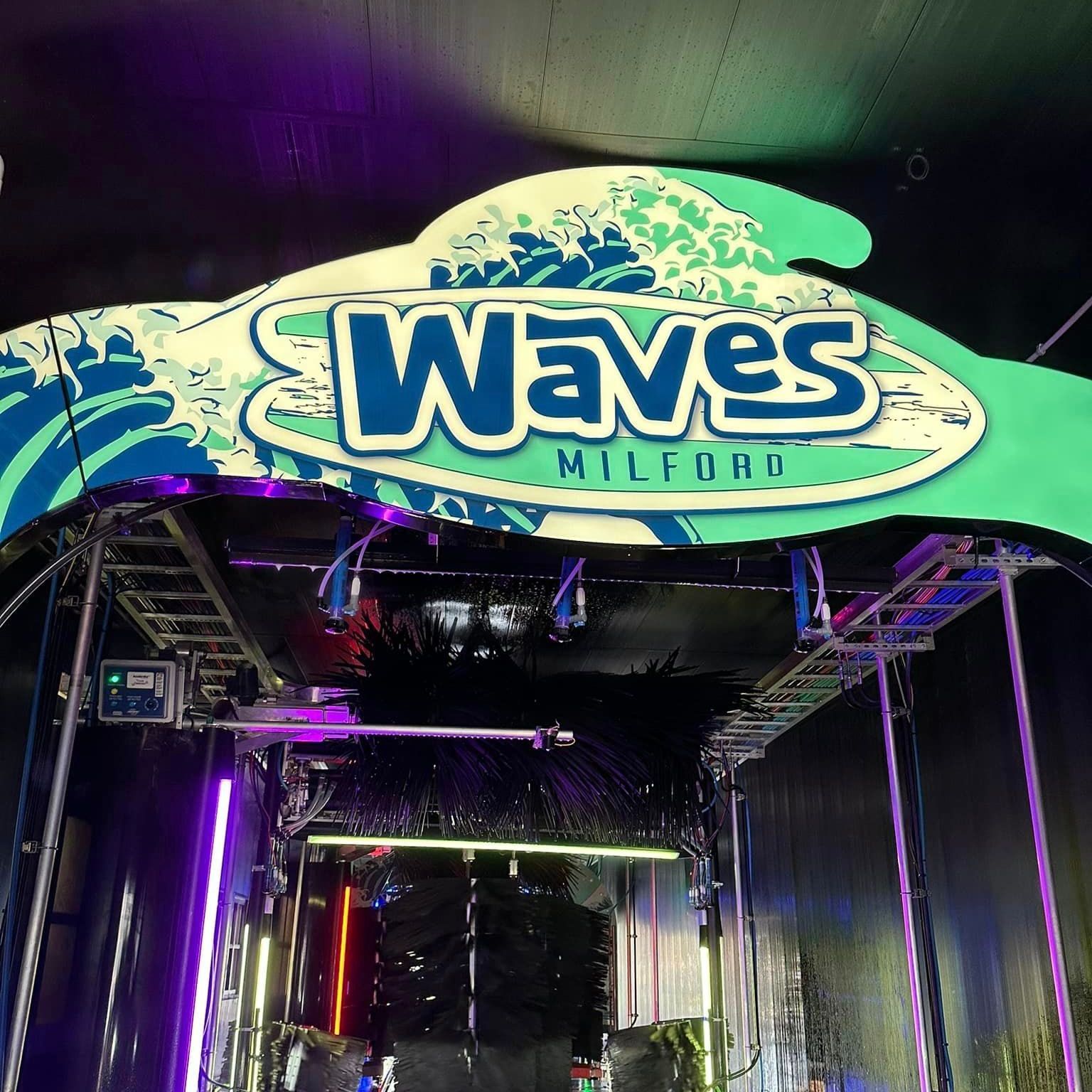 CARWASH GRAND ENTRY ARCH GRAPHIC DESIGN. Custom graphic design services to welcome your customers into your carwash in style.