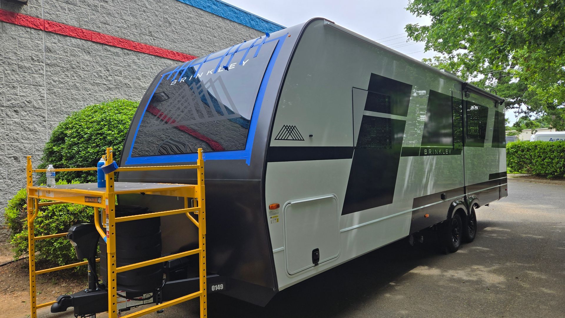 Commercial & heavy glass repair in Charlotte Metro, NC Commercial & heavy glass repair in Charlotte Metro, NC