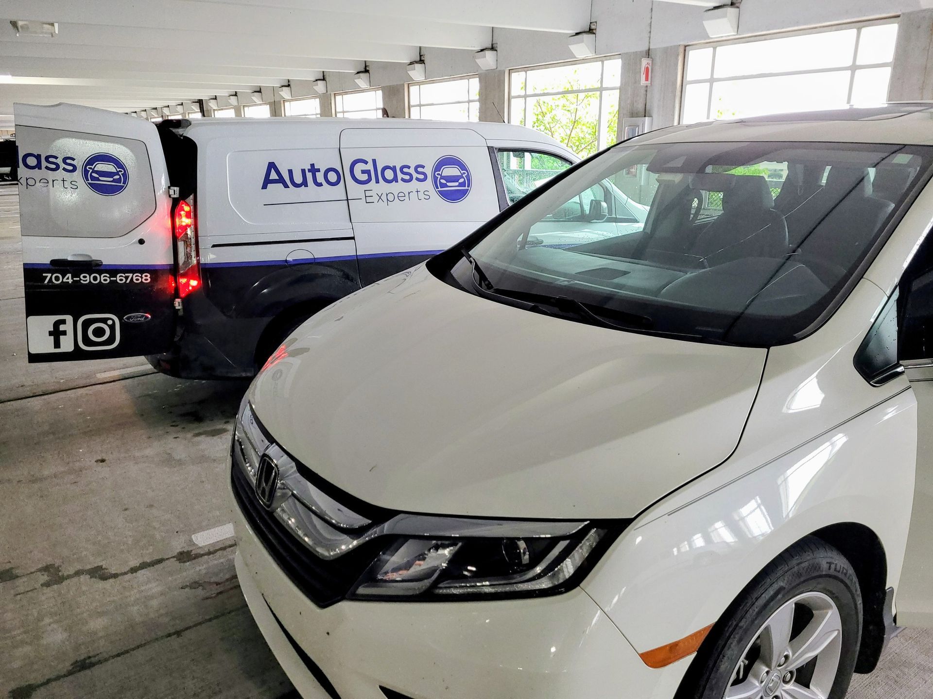 Mobile windshield repair on minivan in Huntersville, NC