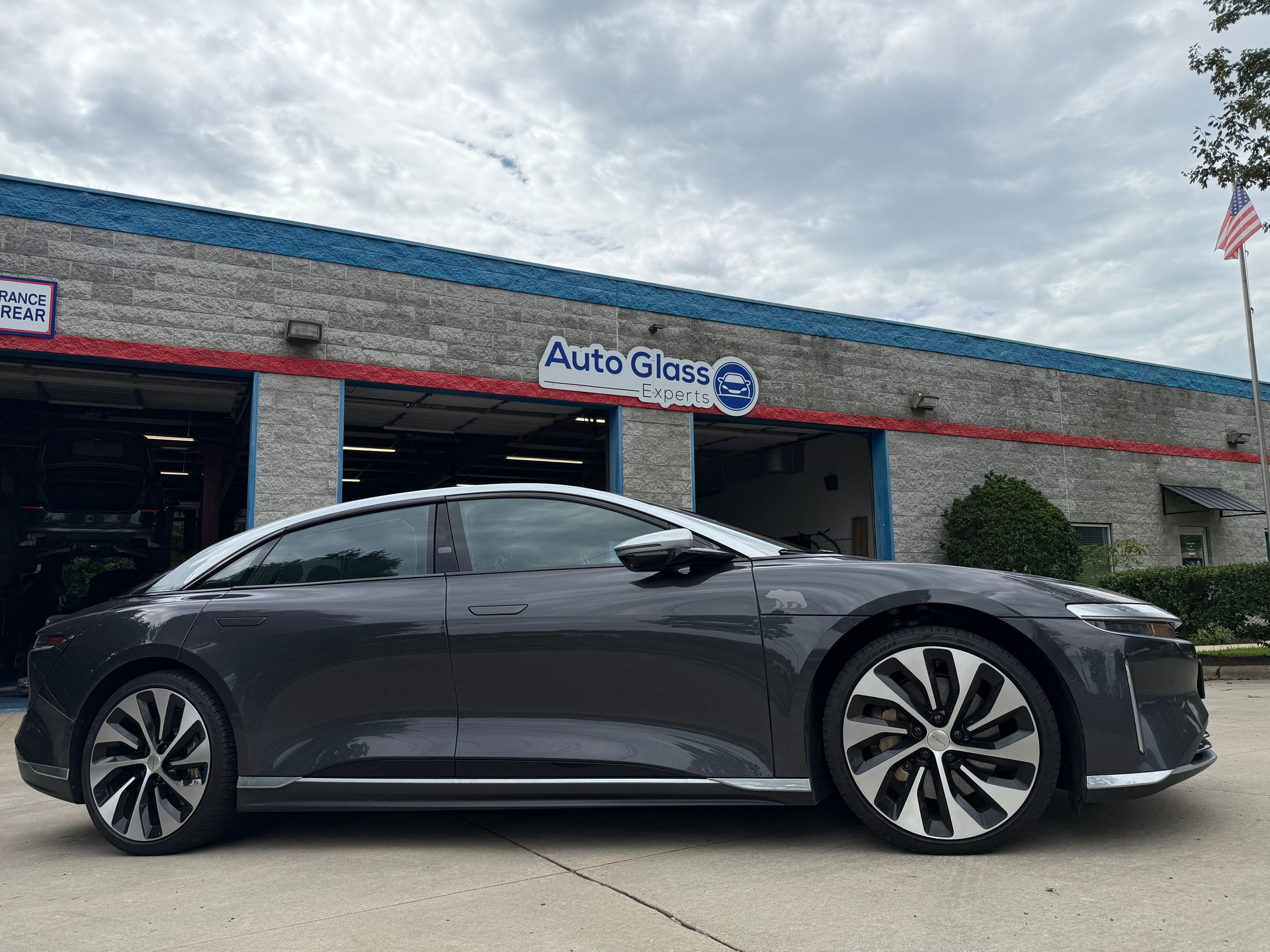 Fast windshield replacement service and certified ADAS calibration in Charlotte, NC Fast windshield replacement service and certified ADAS calibration in Charlotte, NC