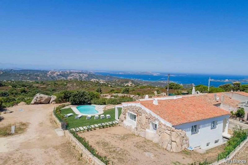 villa in affitto con piscina esterna e giardino
