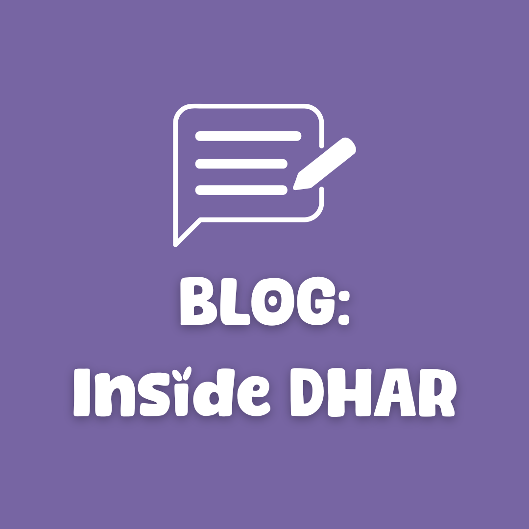 Blog icon with a white speech bubble and pencil on a purple background. Text says 