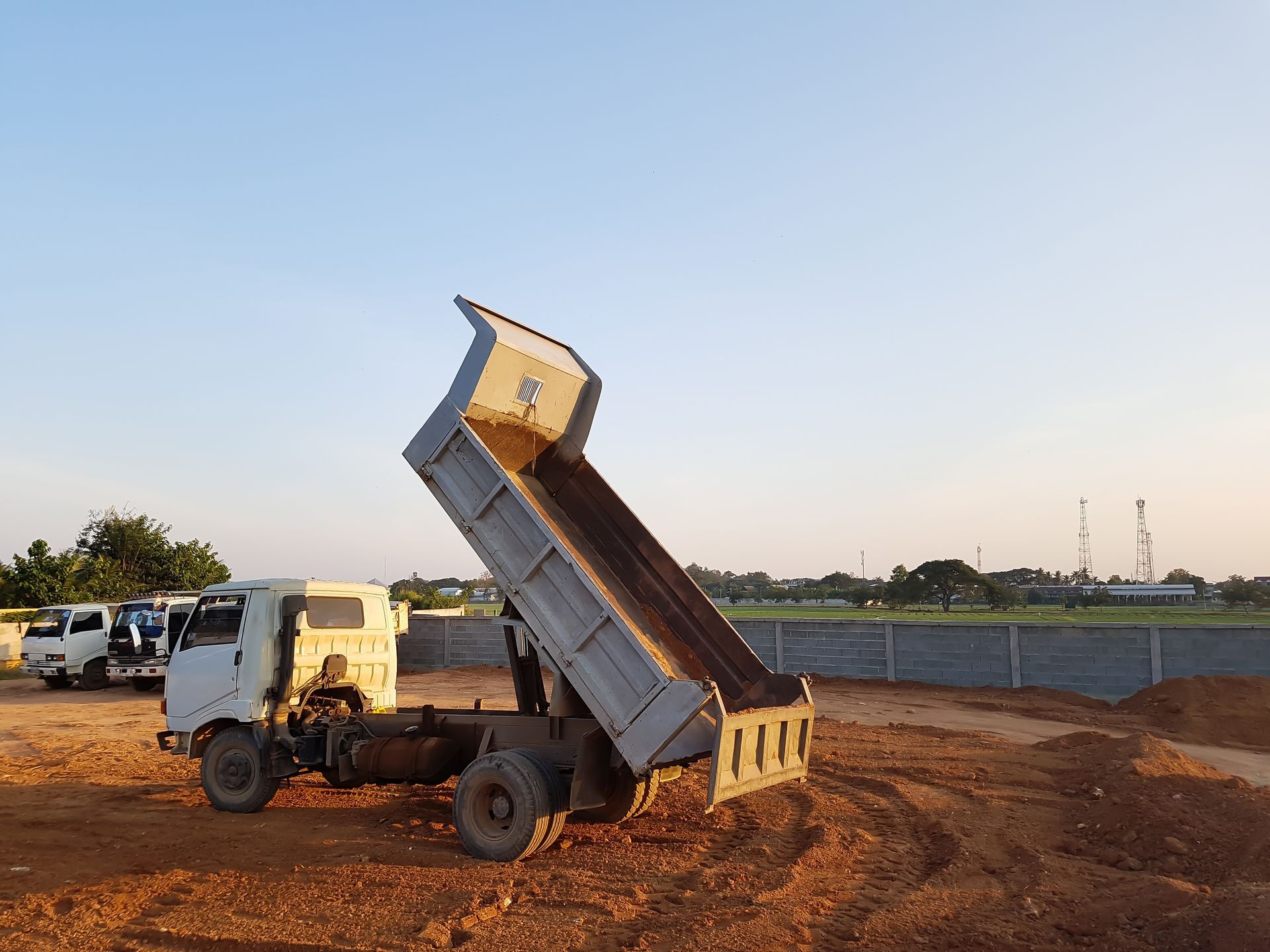 Tipper truck hire