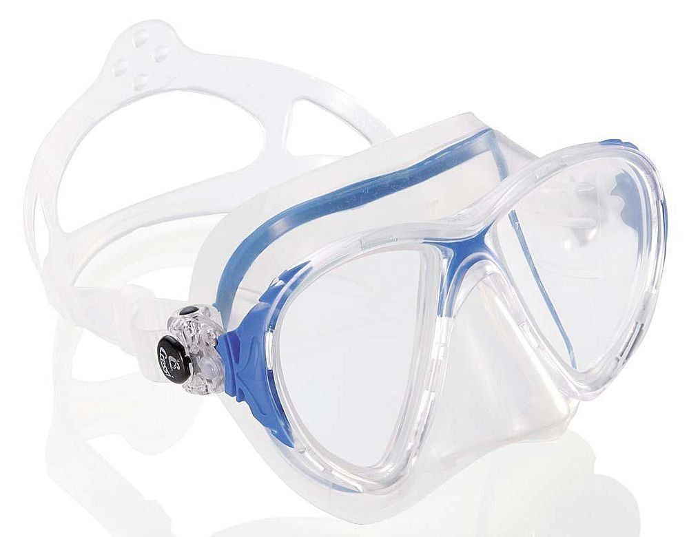 Maschera da nuoto trasparente blu e bianca con cinturino, mostrata su sfondo bianco.