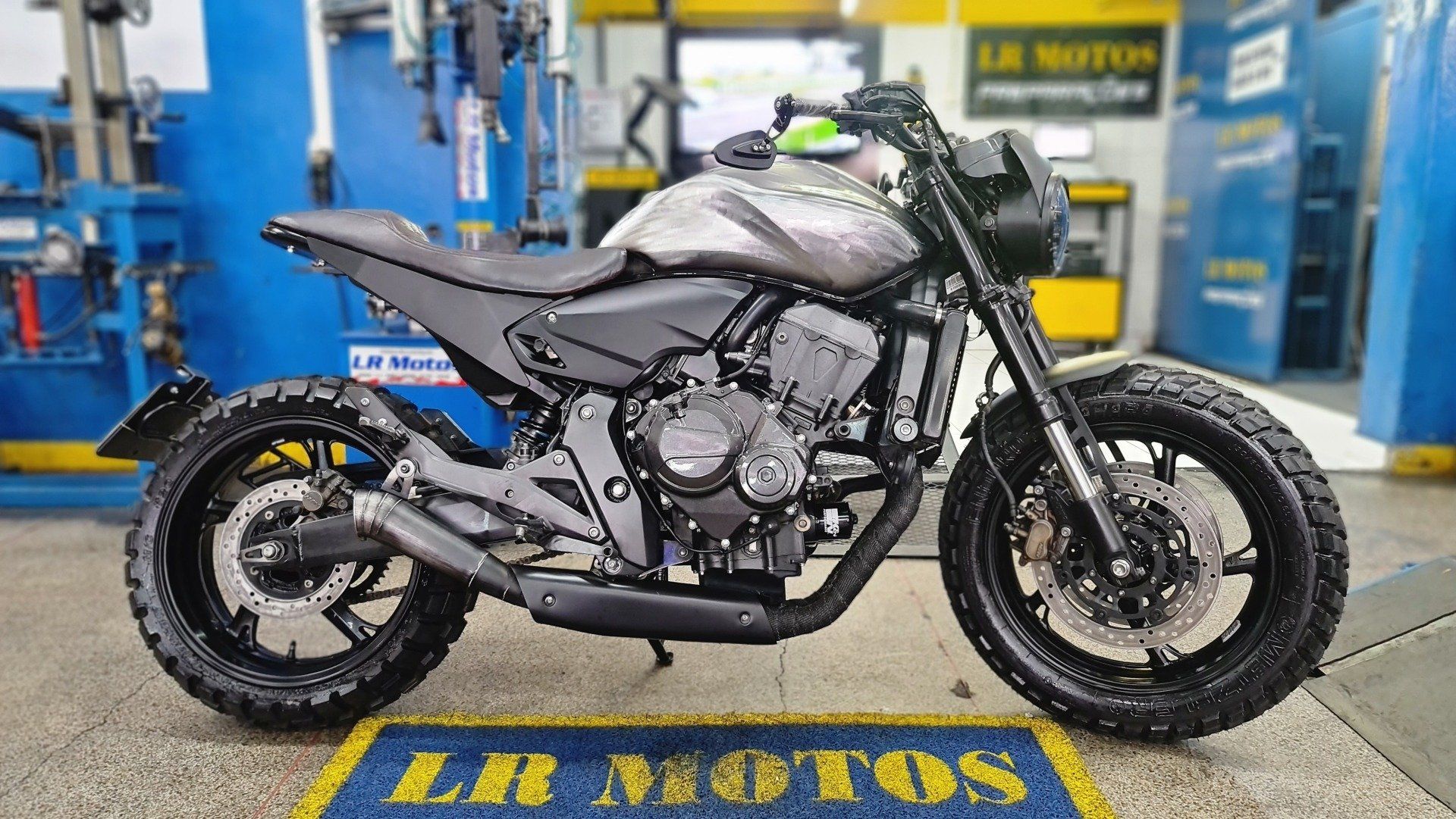 Pintura de Motos e Quadriciclos Nacionais e Importados, Pinturas para Quadro, Motor, Rodas, Balança, Carenagens e Tanques. 