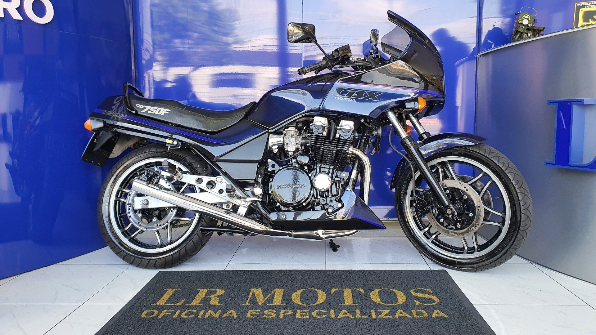 Pintura de Motos e Quadriciclos Nacionais e Importados, Pinturas para Quadro, Motor, Rodas, Balança, Carenagens e Tanques. 