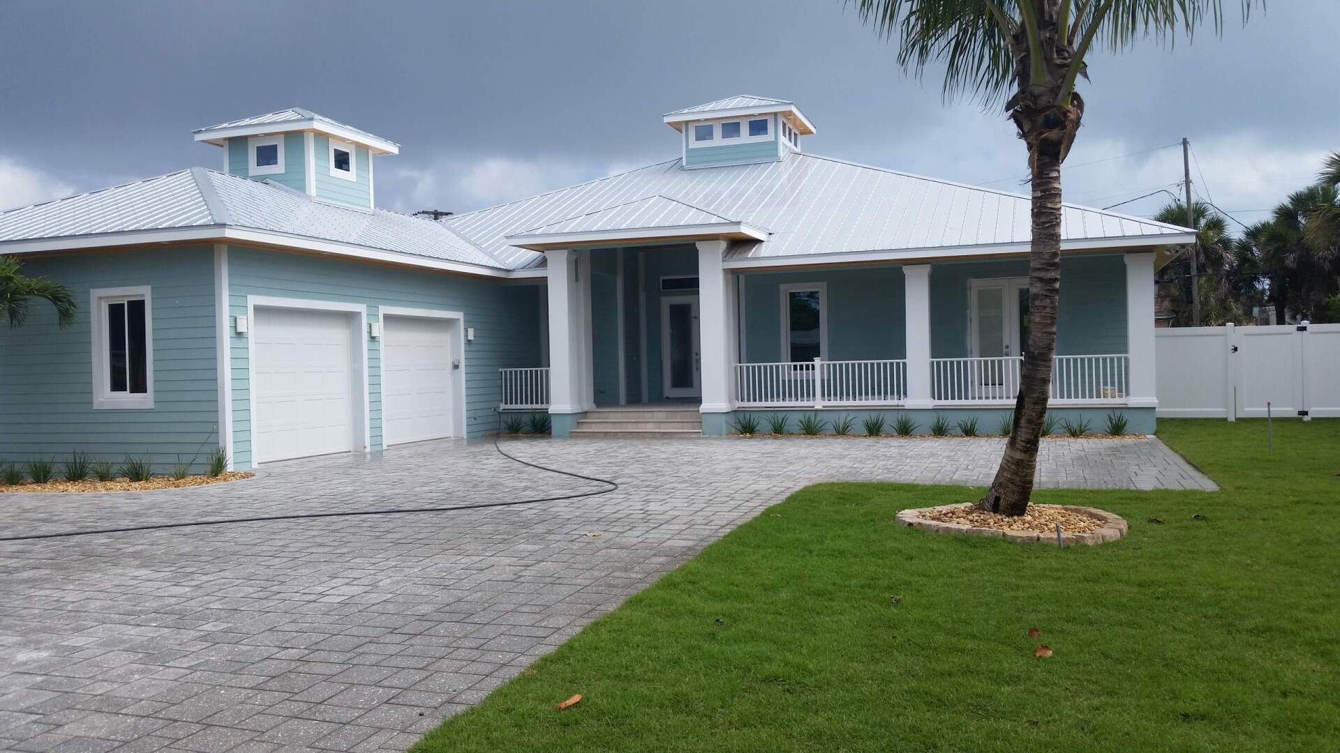 New Paint House Exterior — Vero Beach, FL — Bucio Painting Inc. New Paint House Exterior — Vero Beach, FL — Bucio Painting Inc.