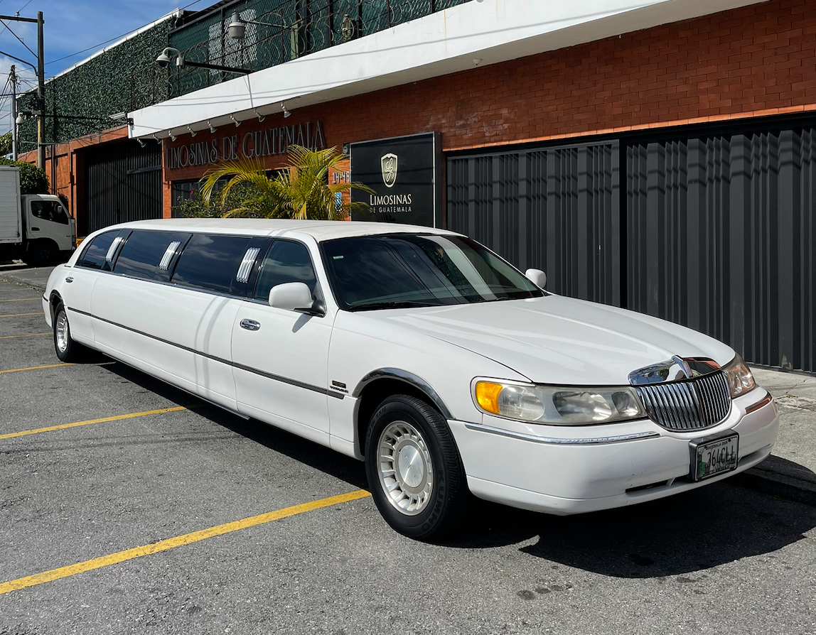 Limosina Lincoln para 9 pasajeros en Guatemala