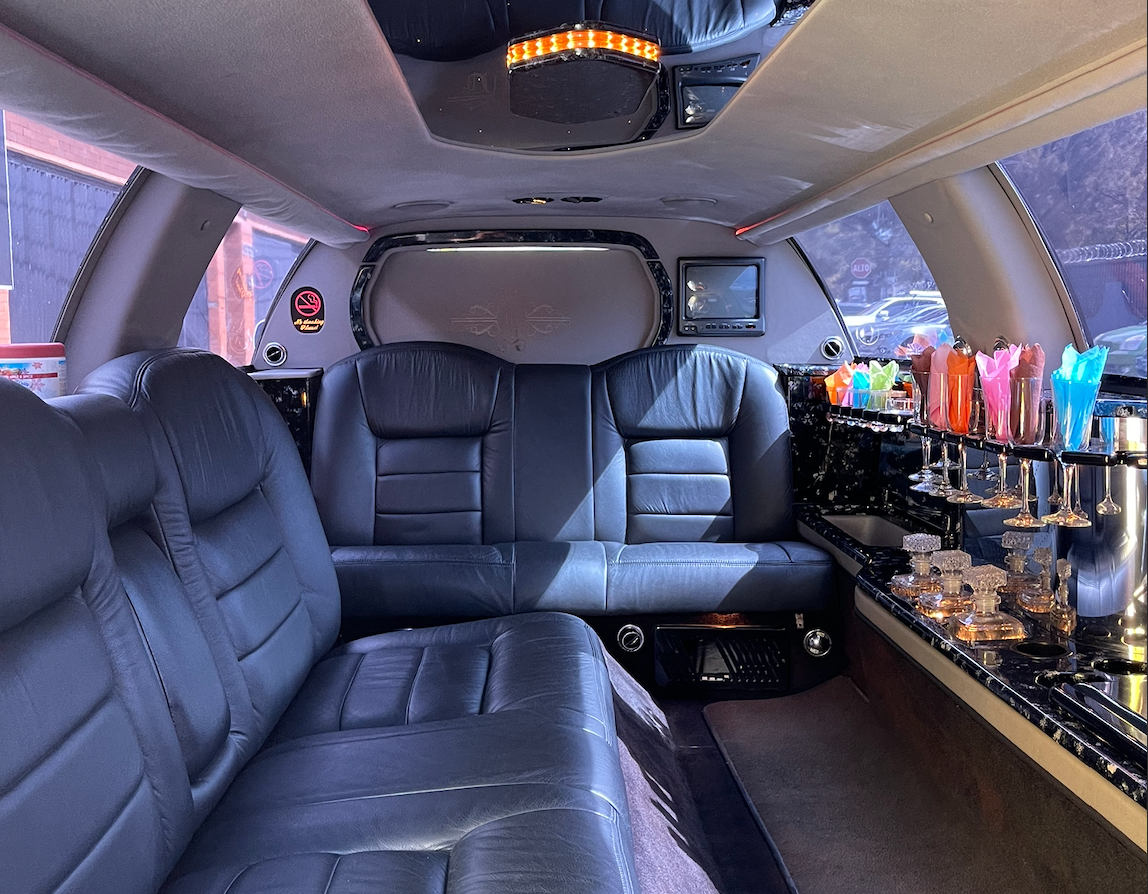 Interior de Limosina Lincoln para 9 pasajeros en Guatemala