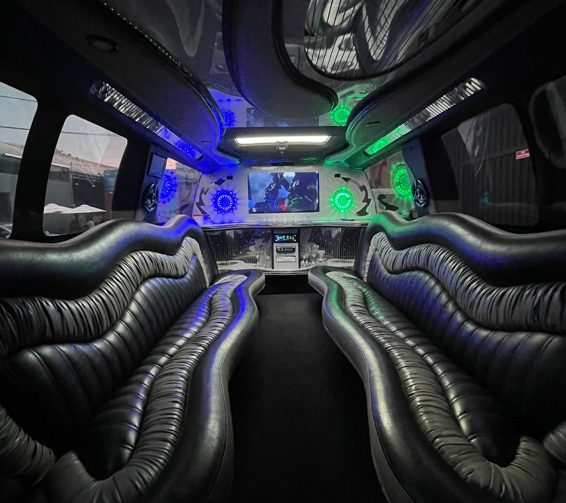 Limosina Hummer Daddy para 25 pasajeros en Guatemala