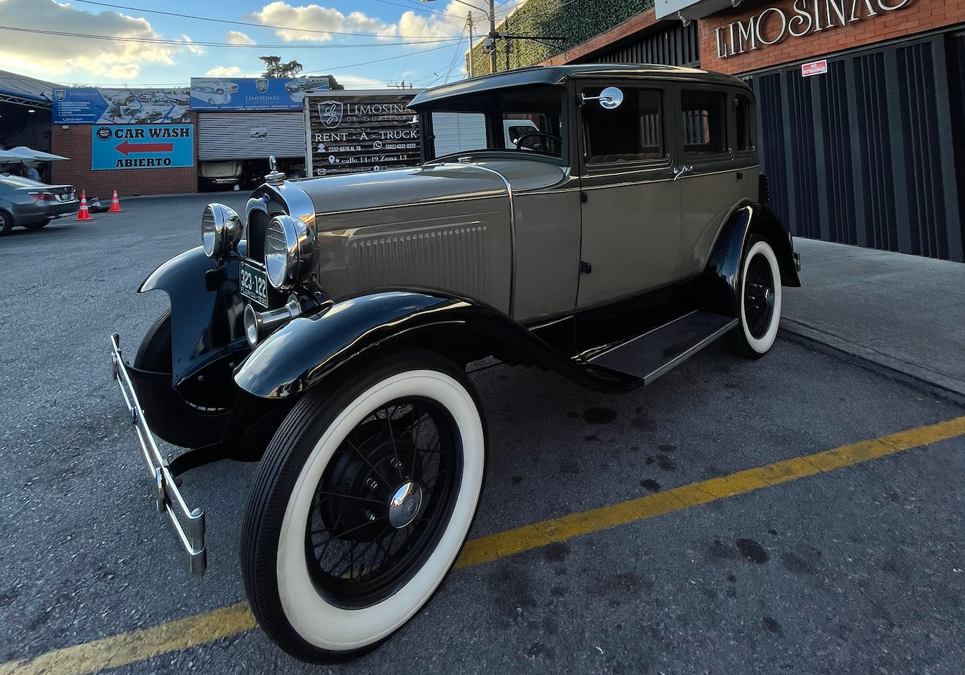 Ford Model A 1930 capota dura para eventos especiales en Guatemala