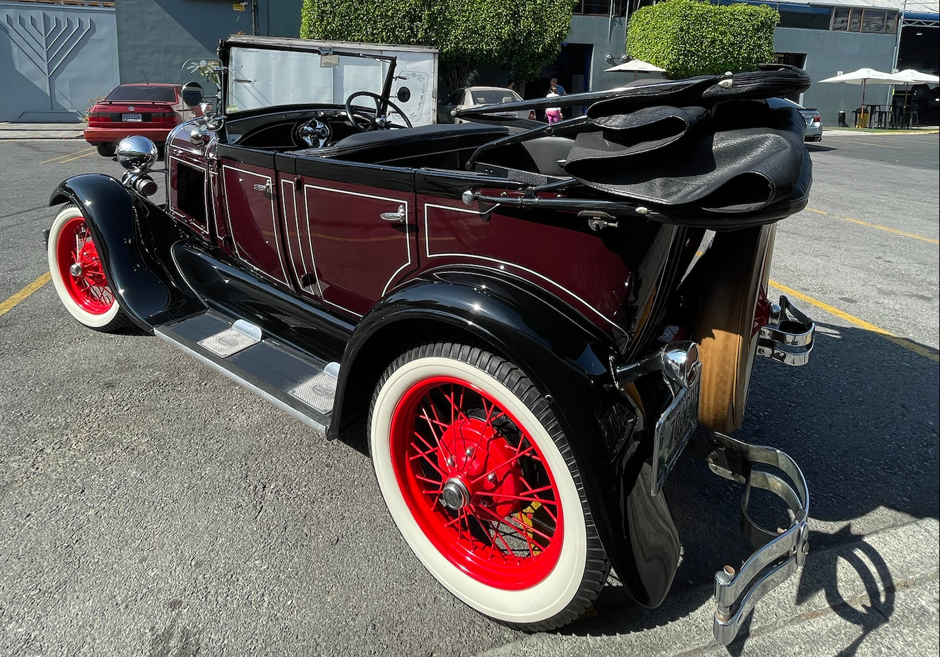 Ford Model A 1930 descapotado para alquiler en Guatemala