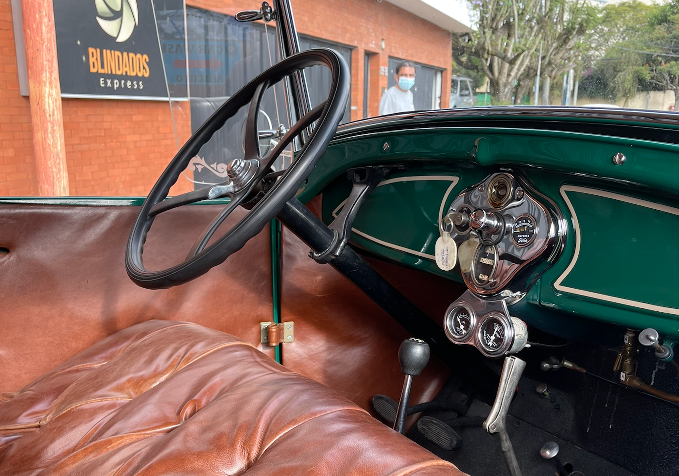 Ford Model A 1928 descapotado para bodas y eventos en Guatemala