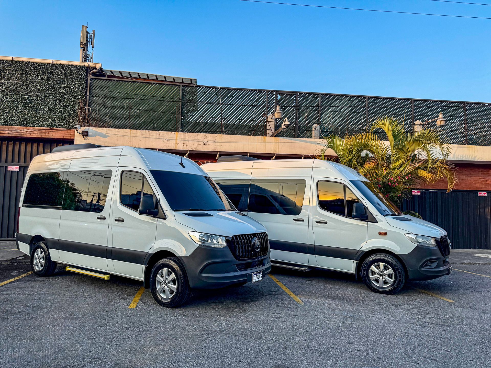 Mercedes-Benz Sprinter 311 Luxury para traslados privados en Guatemala