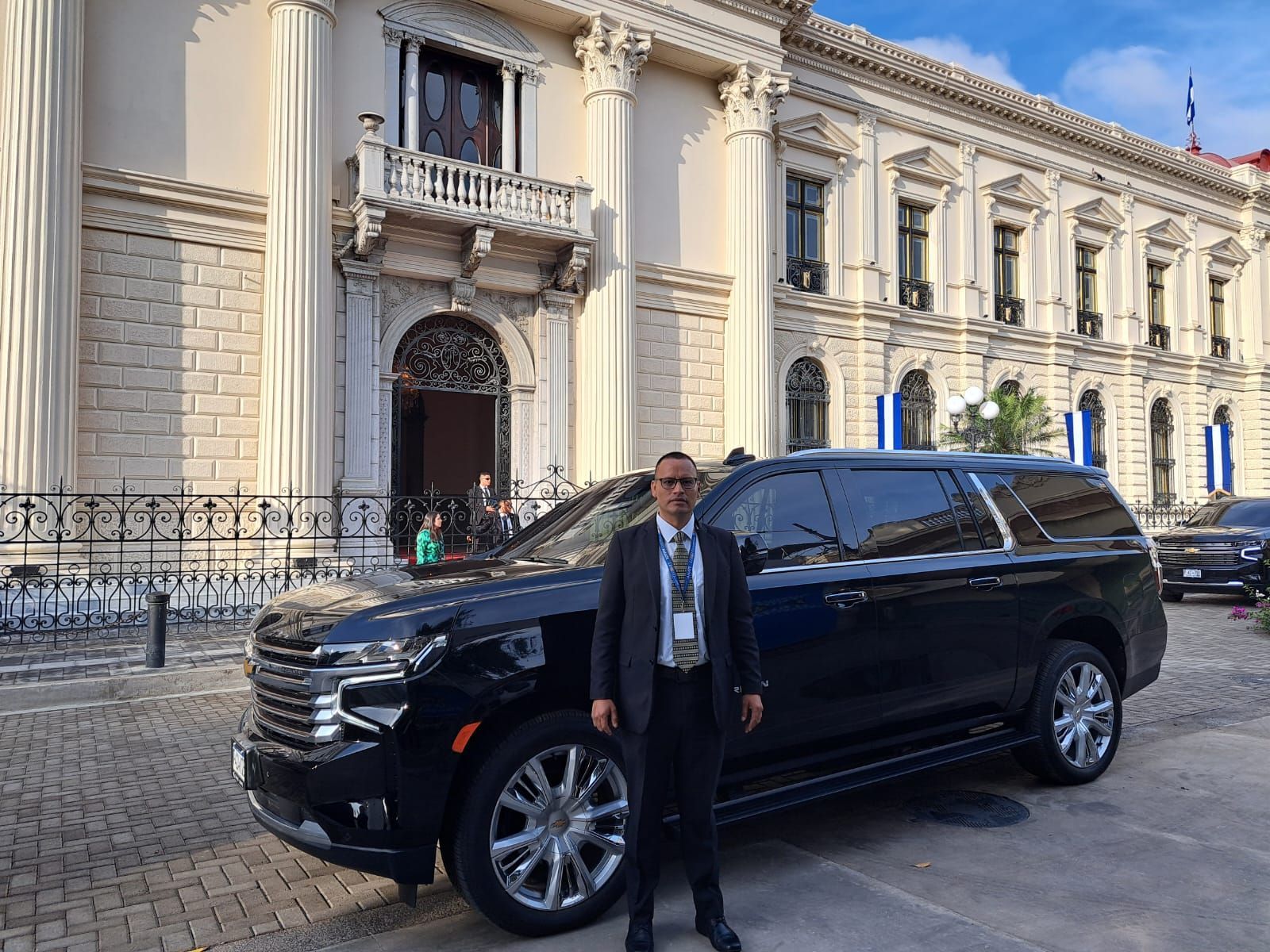 SUV de lujo para transporte ejecutivo en Guatemala