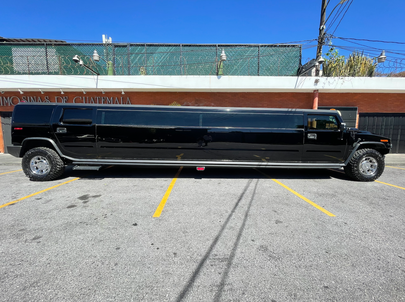 Limosina Hummer II para bodas y eventos en Guatemala